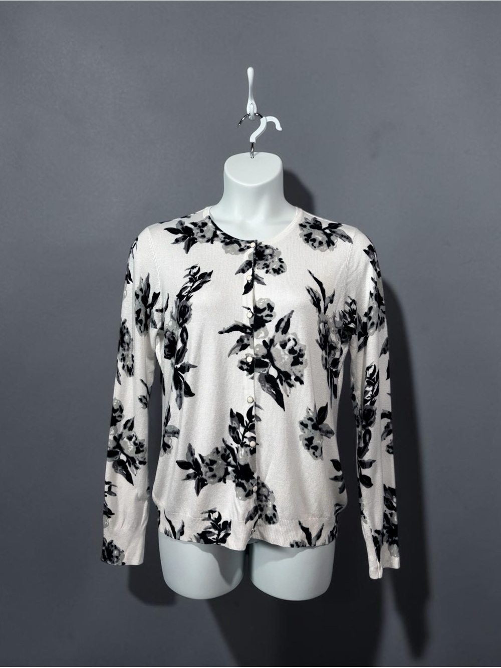 Melrose Chic, Floral Cardigan, White Black Lightweight Button Front, XL